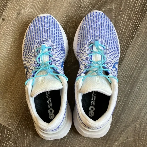 Nike - Picture 5 of 17